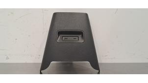 Gebruikte AUX/USB aansluiting Citroen C3 Van (CJ) 1.2 PureTech 100 Prijs € 36,30 Inclusief btw aangeboden door Autohandel Didier