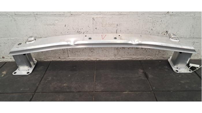 Cadre pare-chocs avant Peugeot 208 Cadre pare-chocs avant Peugeot 208