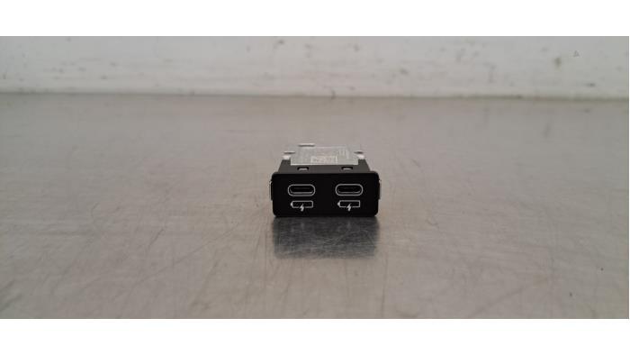 AUX/USB aansluiting BMW X2