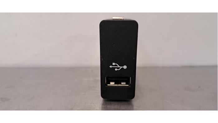 AUX/USB aansluiting BMW X2