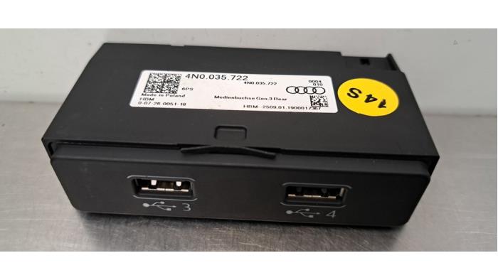 AUX/USB aansluiting Audi E-Tron