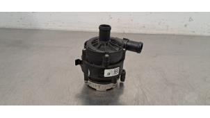 Gebruikte Extra waterpomp Audi Q3 Sportback (F3N) 1.4 45 TFSIe 16V Prijs € 48,40 Inclusief btw aangeboden door Autohandel Didier