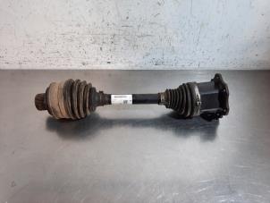 Gebruikte Aandrijfas links-voor Audi A4 Avant (B9) Prijs € 102,85 Inclusief btw aangeboden door Autohandel Didier