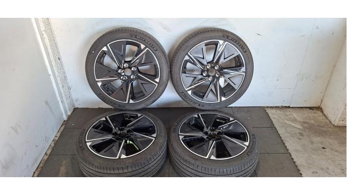 Velgen set + banden Peugeot 308