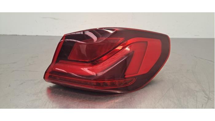 Oikea takavalo BMW 1-Serie