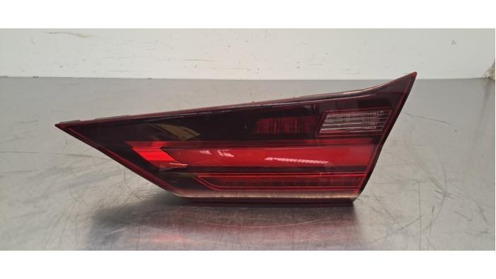 Oikea takavalo BMW 1-Serie