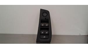 Gebruikte Schakelblok ruiten BMW 1 serie (F40) 118i 1.5 TwinPower 12V Prijs € 66,55 Inclusief btw aangeboden door Autohandel Didier