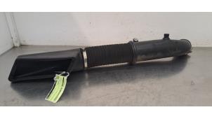 Gebruikte Luchtinlaat slang Mercedes G (463) G 350 d V6 24V Prijs € 66,55 Inclusief btw aangeboden door Autohandel Didier