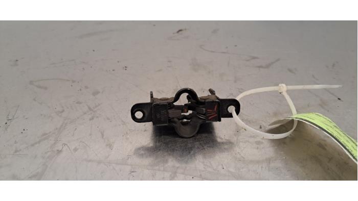 Mécanique de verrouillage capot Mercedes G-Klasse Mécanique de verrouillage capot Mercedes G-Klasse