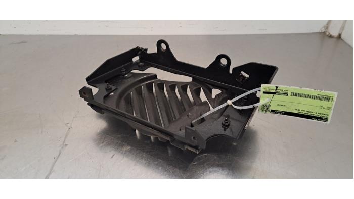 Plaque de protection feu antibrouillard gauche Mercedes G-Klasse
