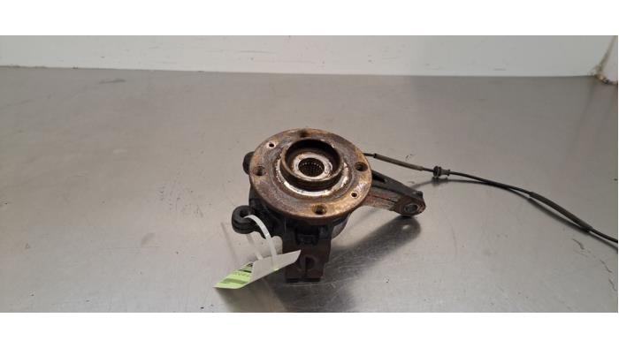 Fusee links-voor Citroen C3
