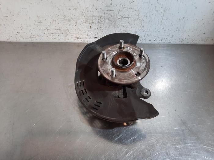 Fusee rechts-voor Toyota Corolla