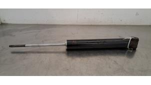 Gebruikte Schokdemper links-achter Mercedes G (463) G 350 d V6 24V Prijs € 199,65 Inclusief btw aangeboden door Autohandel Didier