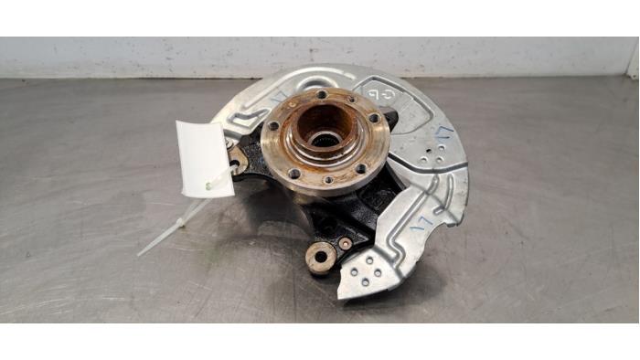 Fusee links-voor Peugeot 308