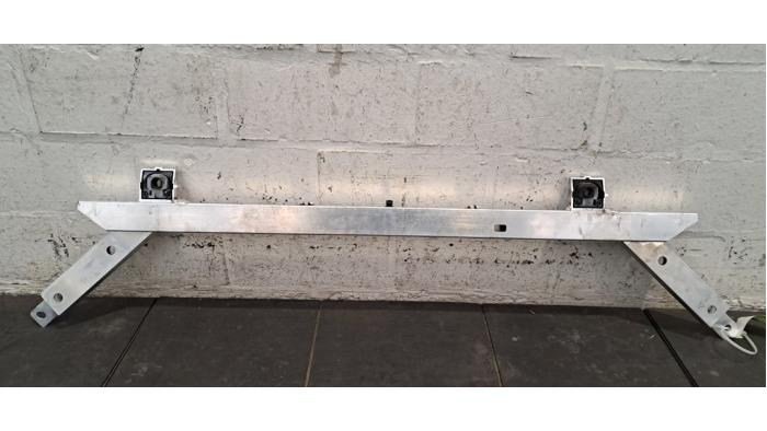 Barre transversale avant Volvo XC60 Barre transversale avant Volvo XC60