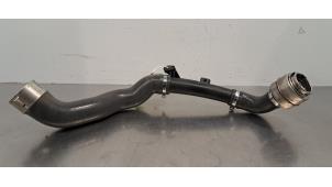 Gebruikte Intercooler Buis Dacia Duster (SR) Prijs € 54,45 Inclusief btw aangeboden door Autohandel Didier