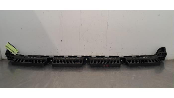 Support pare-chocs arrière centre Skoda Enyaq IV Support pare-chocs arrière centre Skoda Enyaq IV