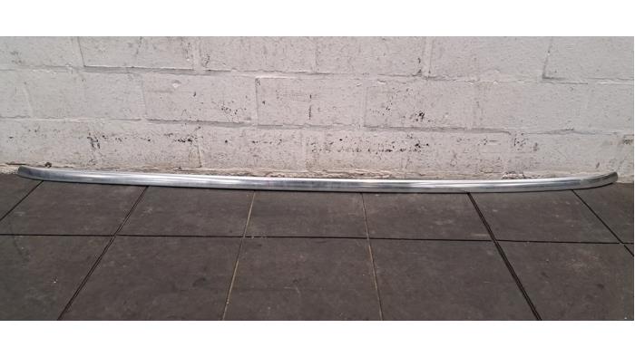 Dachreling links Skoda Enyaq IV