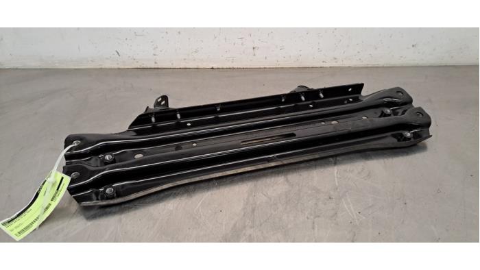 Barre transversale avant Skoda Enyaq IV Barre transversale avant Skoda Enyaq IV