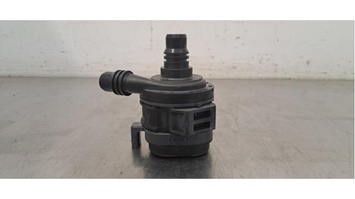 Extra waterpomp Peugeot 3008