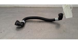 Gebruikte Koelwaterslang Peugeot 3008 III e-3008 Prijs € 36,30 Inclusief btw aangeboden door Autohandel Didier