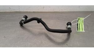 Gebruikte Koelwaterslang Peugeot 3008 III e-3008 Prijs € 36,30 Inclusief btw aangeboden door Autohandel Didier