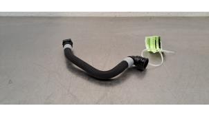 Gebruikte Koelwaterslang Peugeot 3008 III e-3008 Prijs € 36,30 Inclusief btw aangeboden door Autohandel Didier