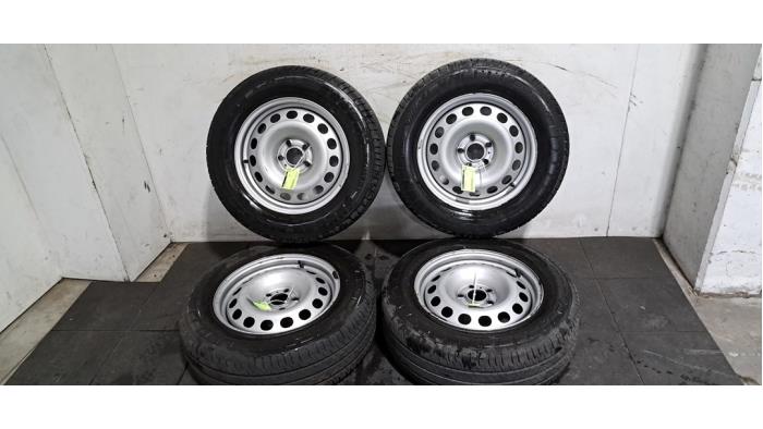 Kit jantes + pneumatiques Citroen Jumpy