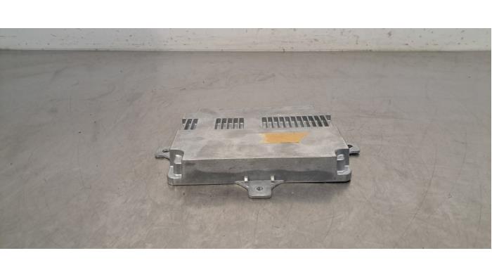 Radio versterker Peugeot 3008