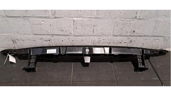 Elément pare-chocs avant centre Citroen Jumpy Elément pare-chocs avant centre Citroen Jumpy