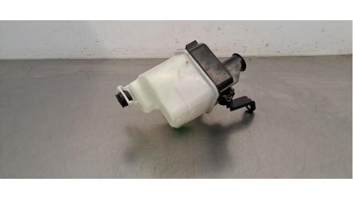 Réservoir d&#039;expansion Mazda CX-30