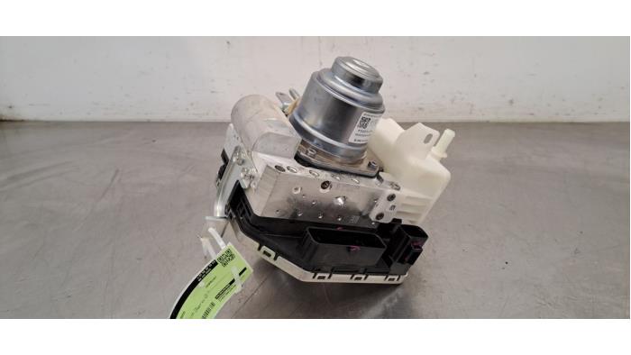 Rembekrachtiger Mazda CX-30 Rembekrachtiger Mazda CX-30