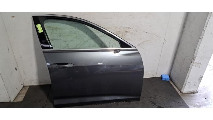 Drzwi prawe przednie wersja 4-drzwiowa Audi A6