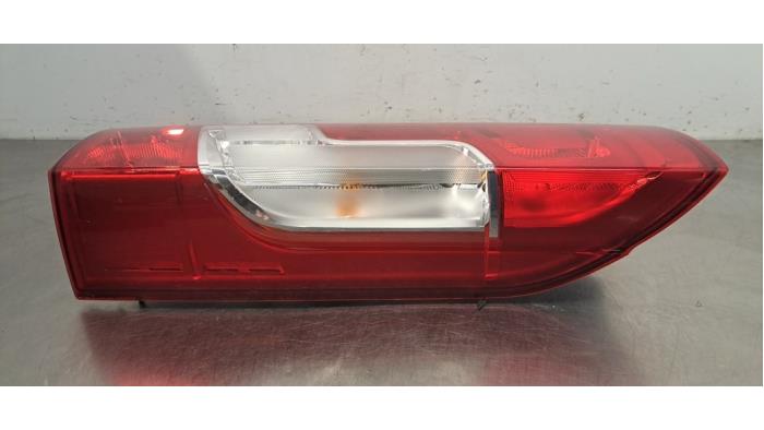 Feu arrière droit Peugeot Boxer