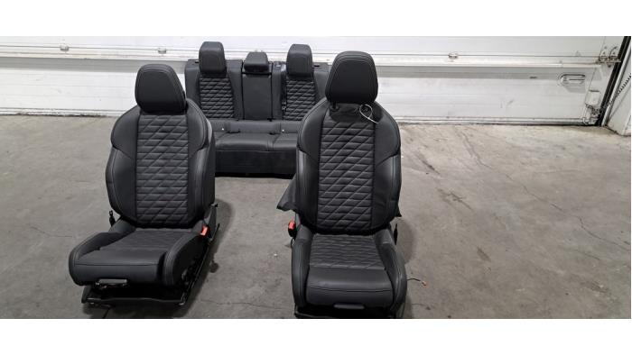 Bekleding Set (compleet) Peugeot 3008 Bekleding Set (compleet) Peugeot 3008