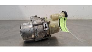 Gebruikte Pomp Servo Renault Express 1.3 TCE 100 16V Prijs € 332,75 Inclusief btw aangeboden door Autohandel Didier