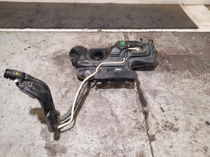 Réservoir de carburant Opel Corsa