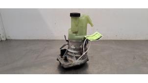 Gebruikte Pomp Servo Renault Master III (FV) 2.3 dCi 135 16V FWD Prijs € 592,90 Inclusief btw aangeboden door Autohandel Didier