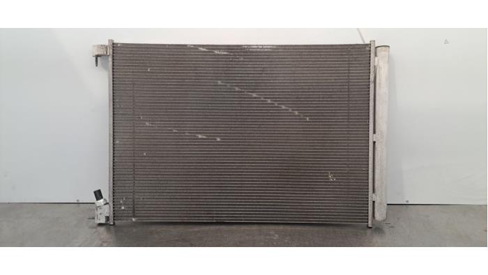 Ilmastoinnin lauhdutin Mercedes Vito