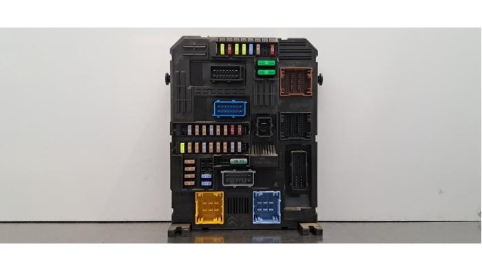 Boîte à fusibles DS Automobiles Ds3 Crossback