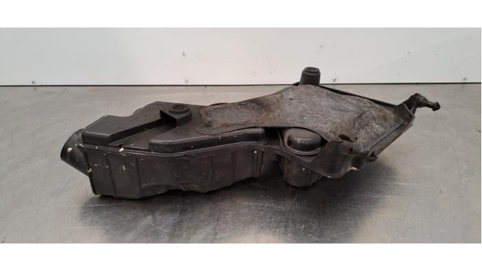 Resonance housing Mercedes Vito