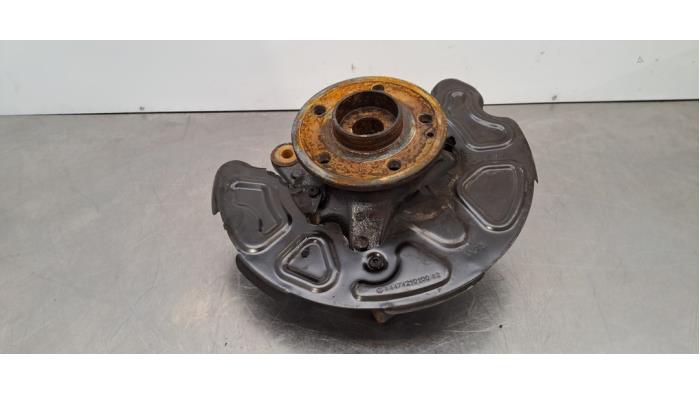 Fusee rechts-voor Mercedes Vito