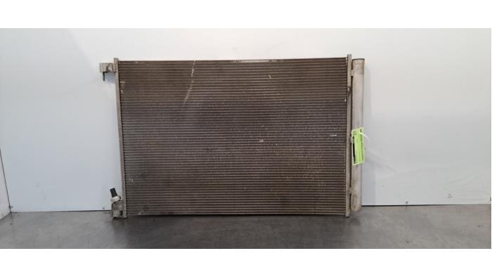 Ilmastoinnin lauhdutin Mercedes Vito