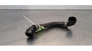 Gebruikte Radiateurslang Mercedes Vito Tourer (447.7) 2.0 119 CDI 16V Prijs € 36,30 Inclusief btw aangeboden door Autohandel Didier