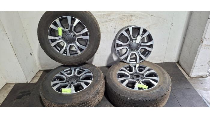 Velgen set + banden Ford Ranger Velgen set + banden Ford Ranger