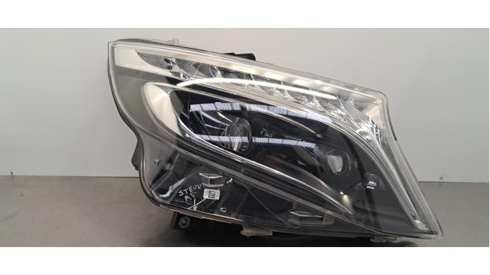 Koplamp rechts Mercedes Vito Koplamp rechts Mercedes Vito