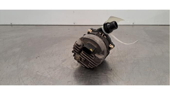 Extra waterpomp Mercedes Vito Extra waterpomp Mercedes Vito