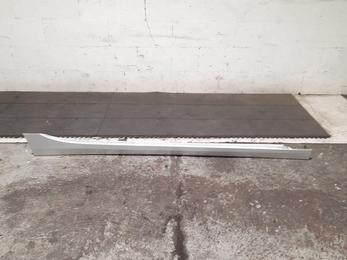 Jupe droite BMW 1-Série Jupe droite BMW 1-Série