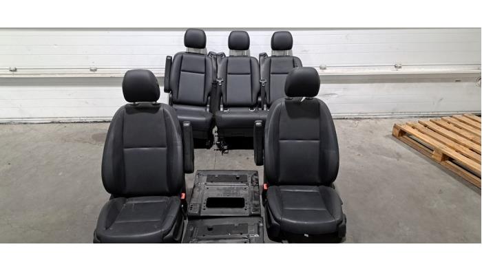 Bekleding Set (compleet) Mercedes Vito Bekleding Set (compleet) Mercedes Vito