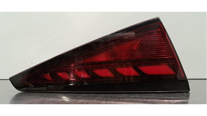 Feu arrière gauche MG 3